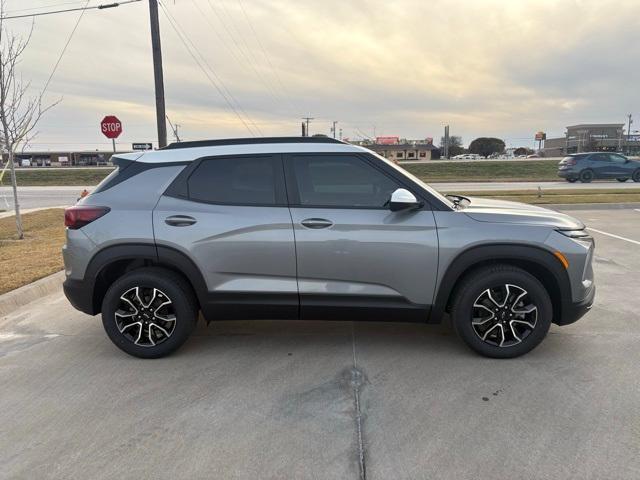 new 2025 Chevrolet TrailBlazer car, priced at $30,633