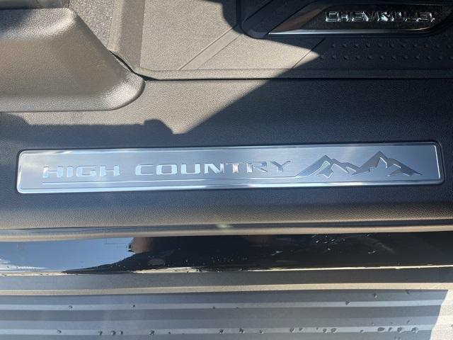 new 2025 Chevrolet Tahoe car, priced at $96,024