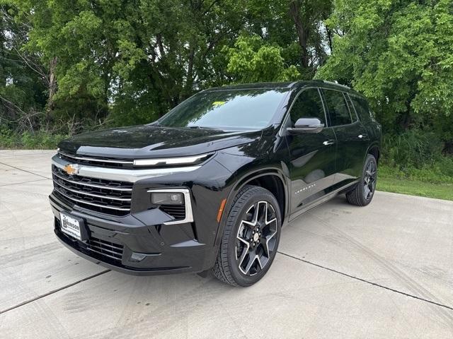 new 2025 Chevrolet Traverse car, priced at $55,944