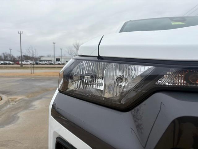 new 2024 Chevrolet Colorado car, priced at $33,253