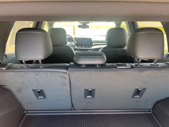 new 2026 Chevrolet Equinox car, priced at $33,470