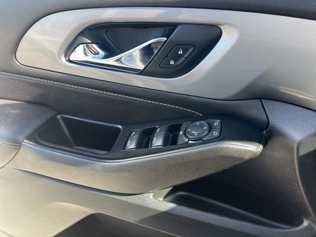 used 2023 Chevrolet Traverse car, priced at $33,361