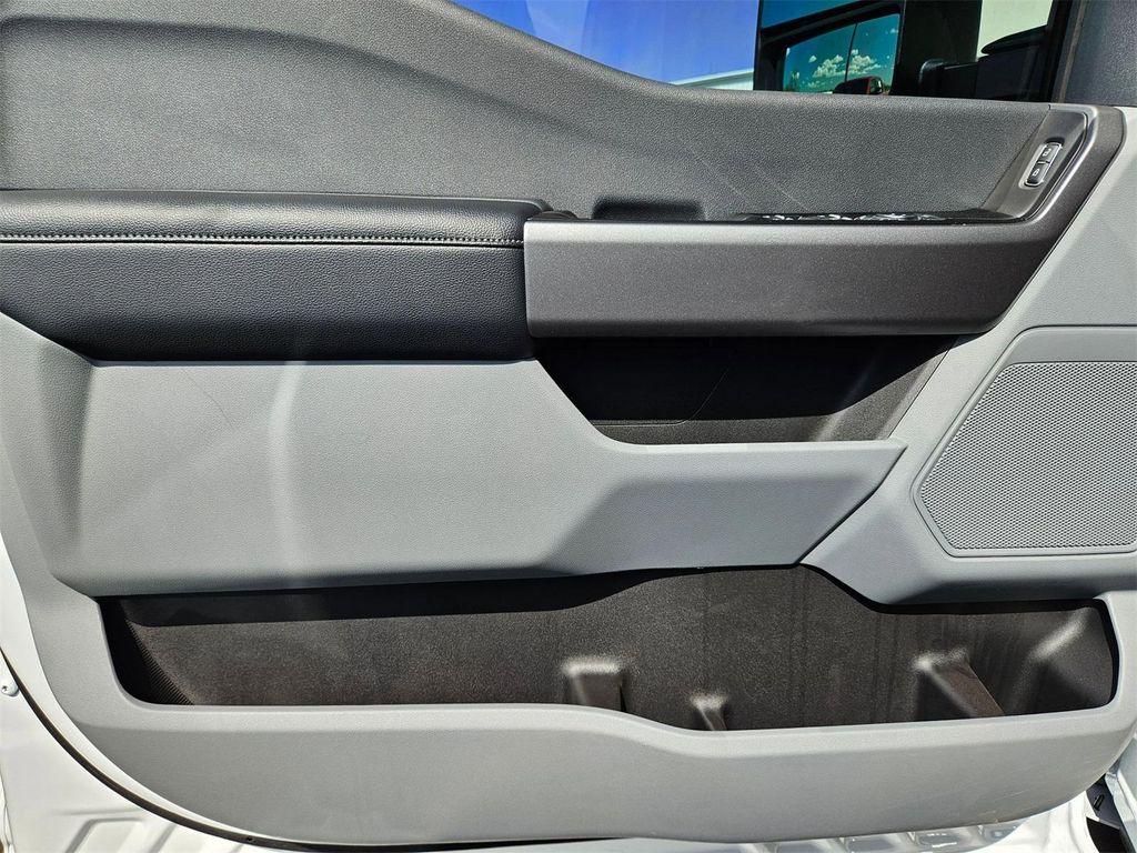 new 2025 Ford F-250 car, priced at $66,640