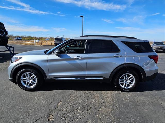 new 2025 Ford Explorer car, priced at $40,799