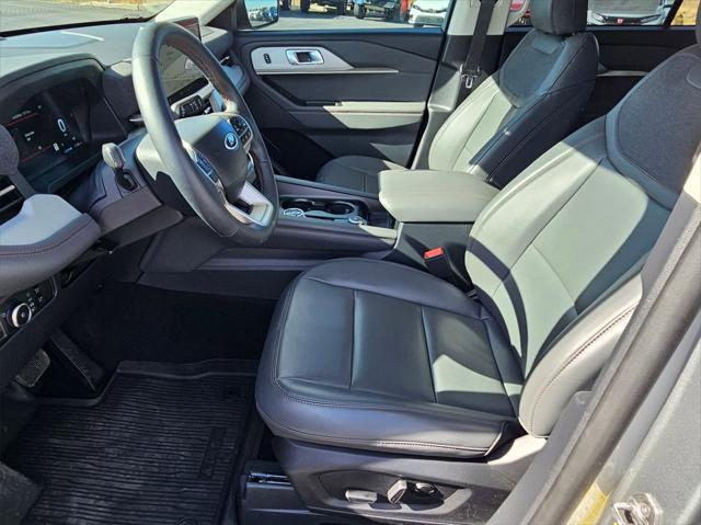 new 2025 Ford Explorer car, priced at $40,799