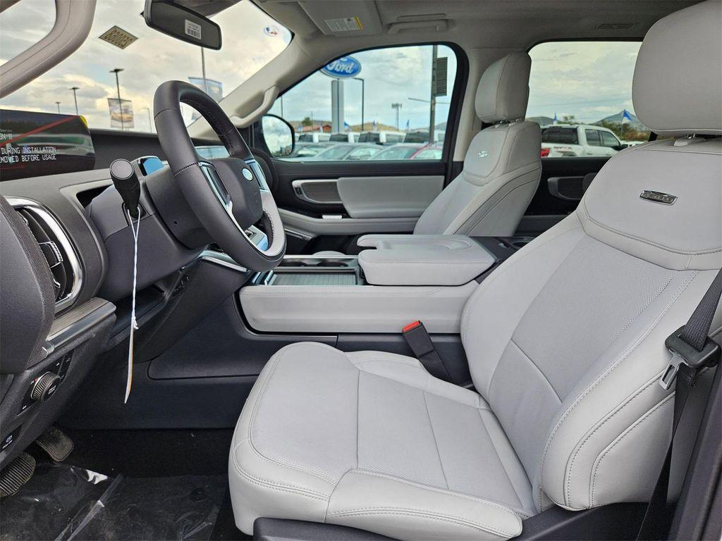new 2025 Ford Expedition car, priced at $76,250
