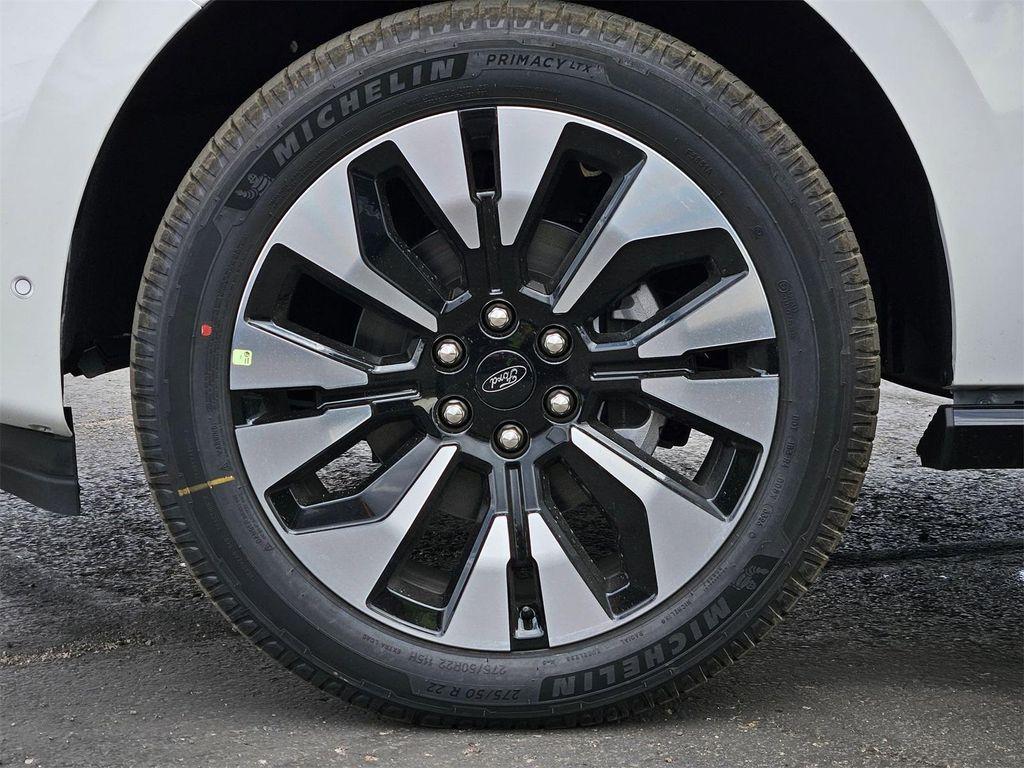 new 2025 Ford Expedition car, priced at $76,250