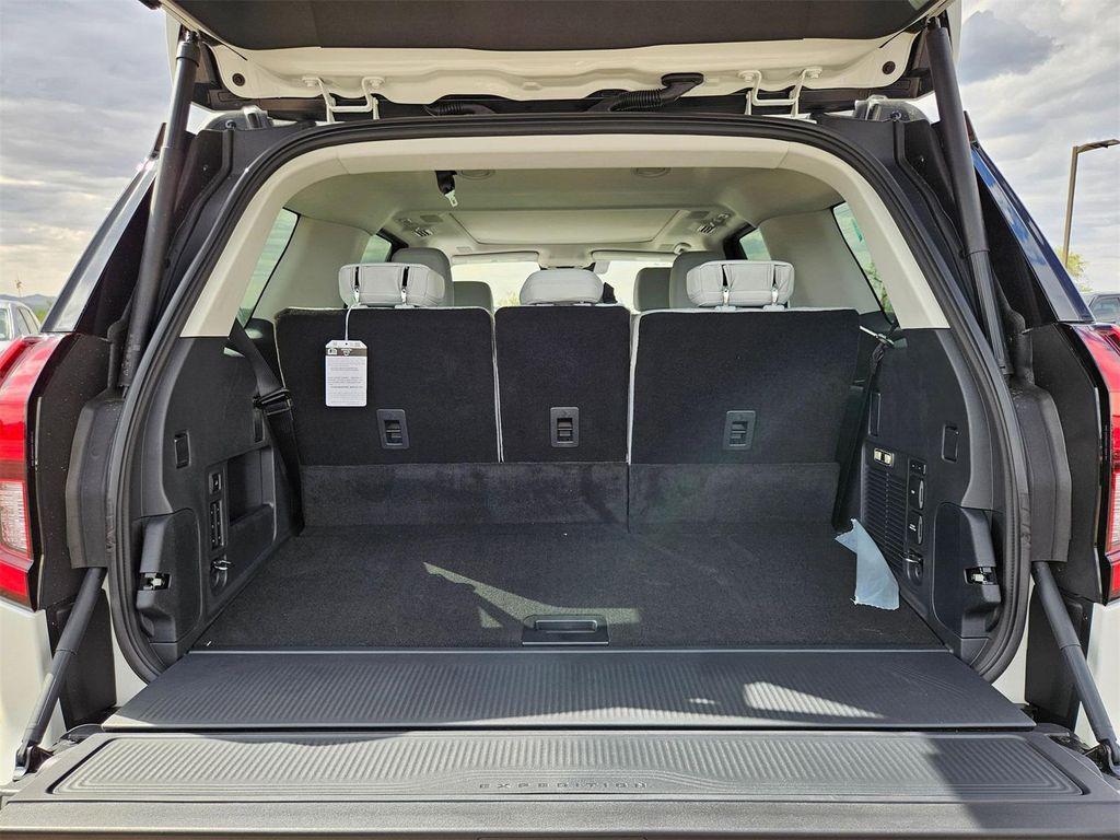 new 2025 Ford Expedition car, priced at $76,250