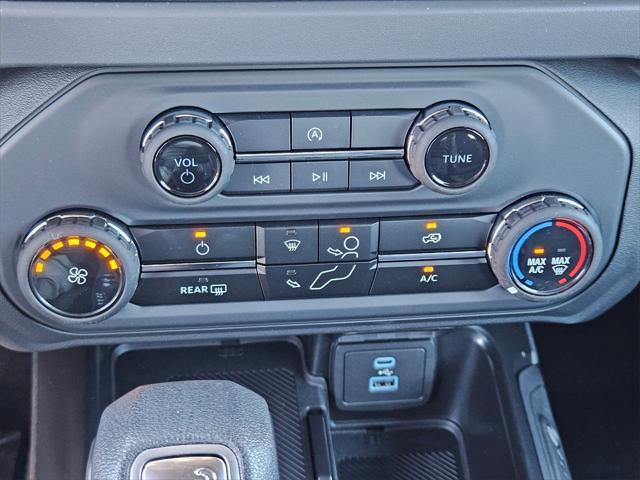 new 2025 Ford Bronco car, priced at $38,001