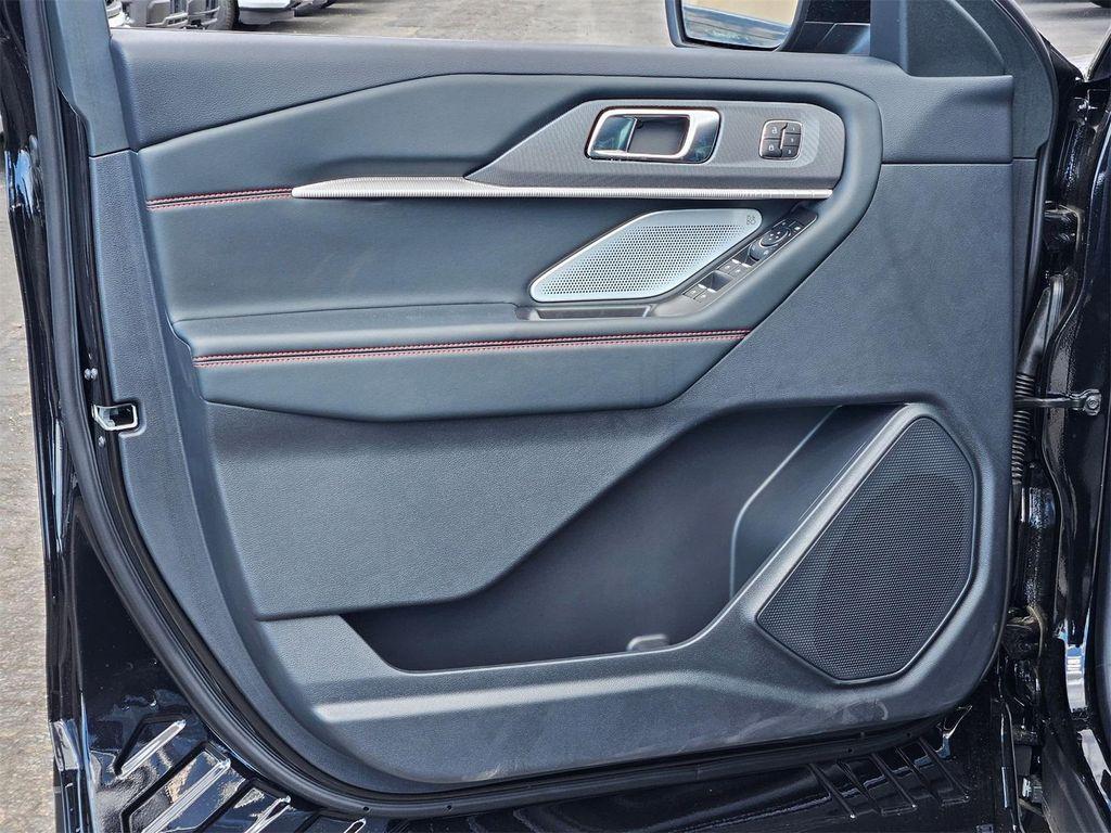 new 2025 Ford Explorer car, priced at $55,960