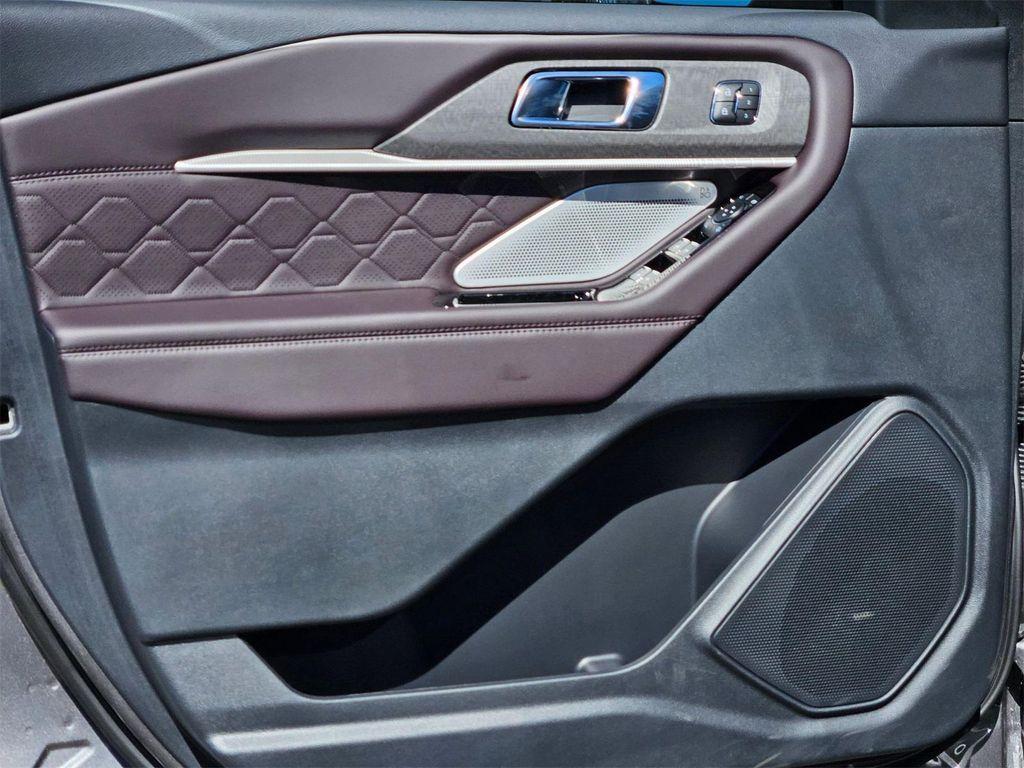 new 2025 Ford Explorer car, priced at $54,945
