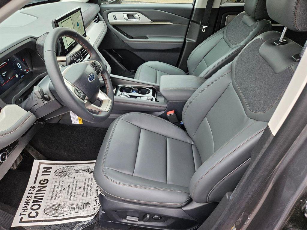new 2025 Ford Explorer car, priced at $39,765