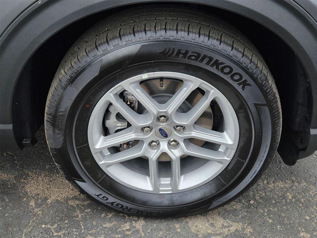 new 2025 Ford Explorer car, priced at $39,765