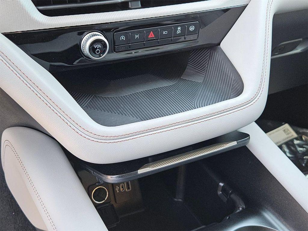 new 2025 Ford Explorer car, priced at $40,060