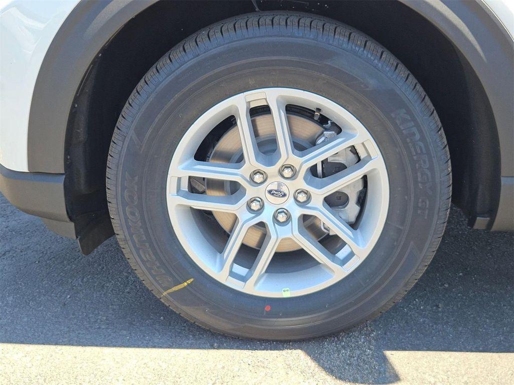 new 2025 Ford Explorer car, priced at $40,060