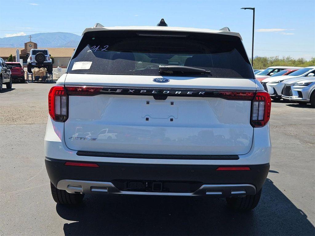 new 2025 Ford Explorer car, priced at $40,060
