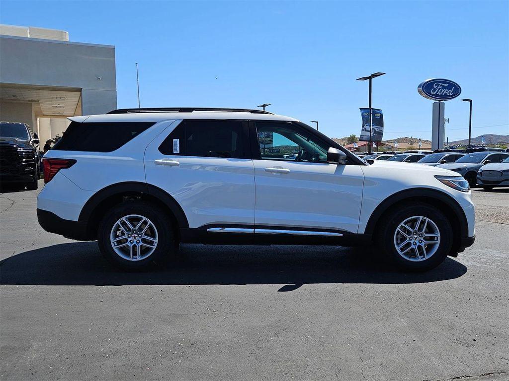 new 2025 Ford Explorer car, priced at $40,060