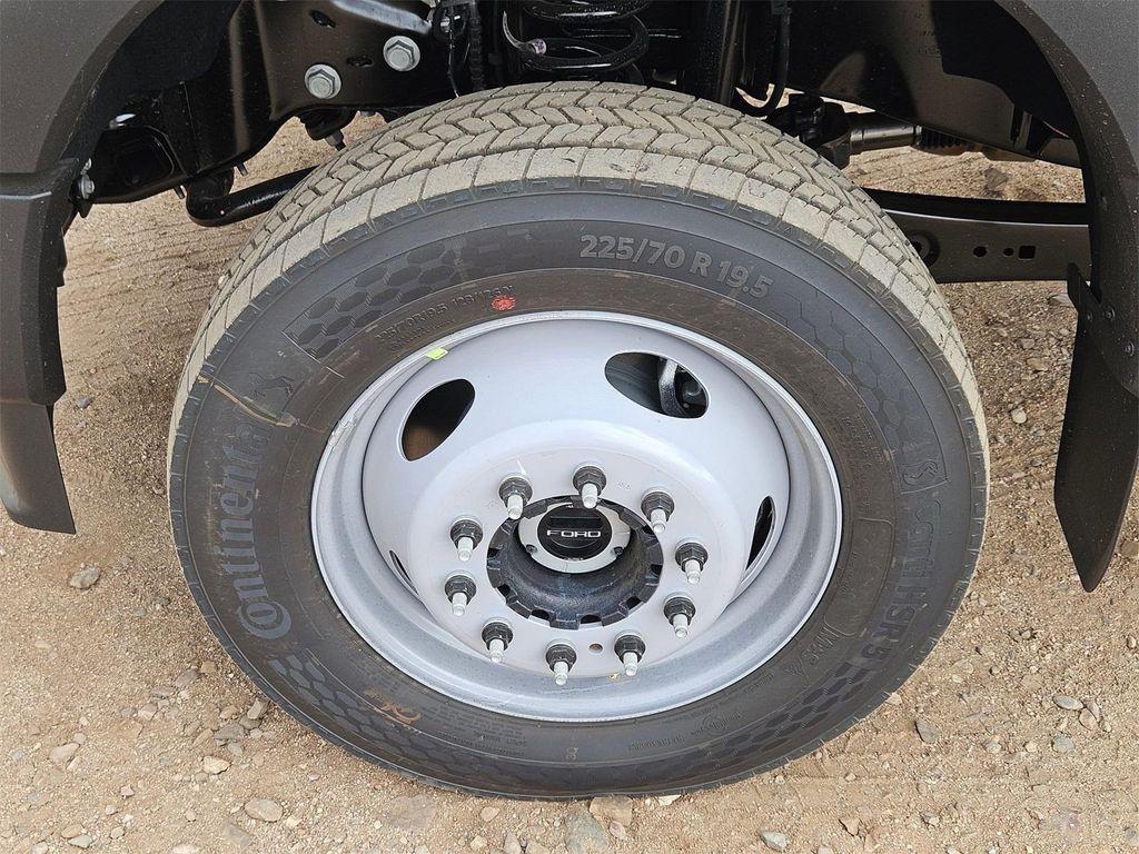 new 2025 Ford F-450 car, priced at $59,910