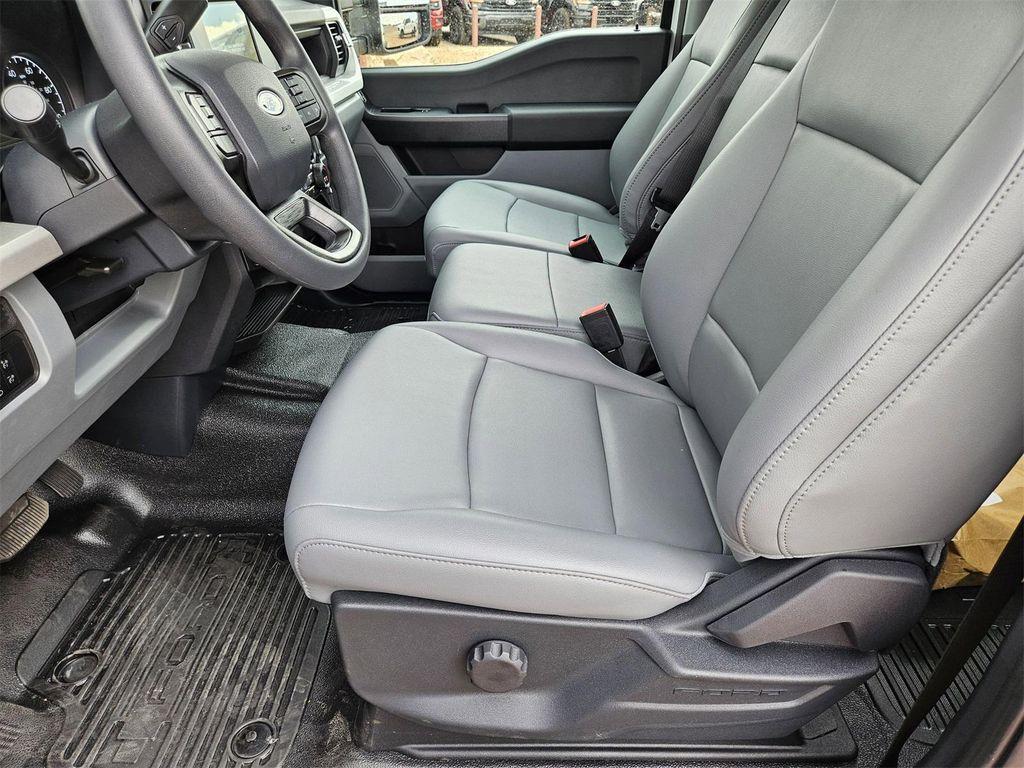 new 2025 Ford F-450 car, priced at $59,910