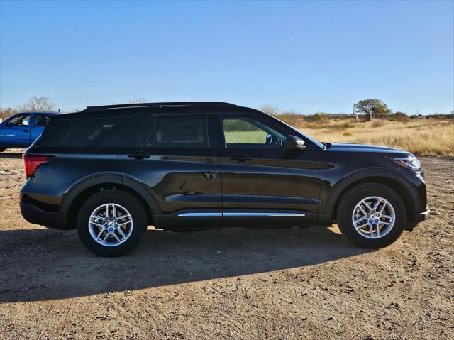 new 2025 Ford Explorer car, priced at $40,310