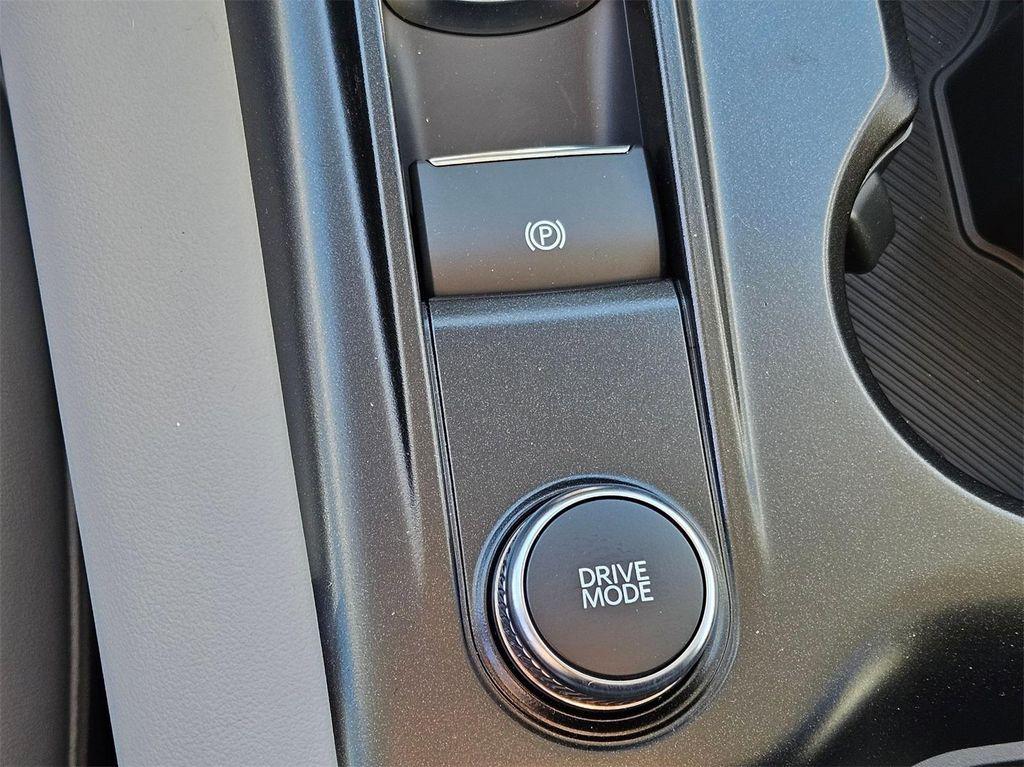 new 2025 Ford Explorer car, priced at $39,310