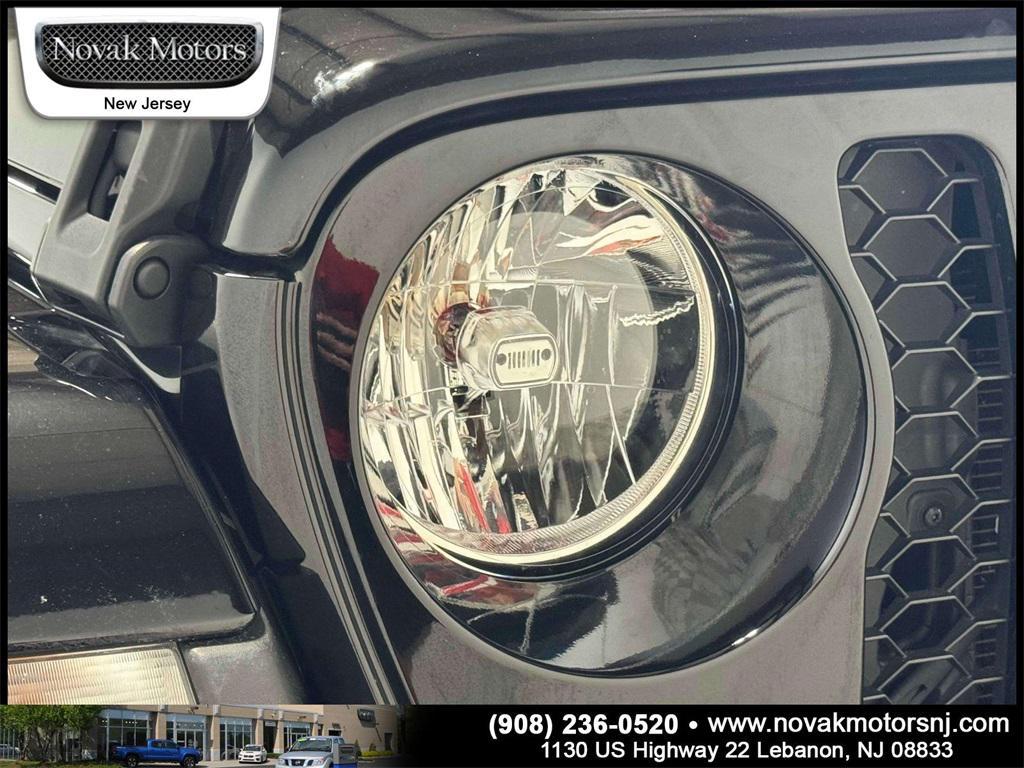 used 2021 Jeep Gladiator car, priced at $30,958