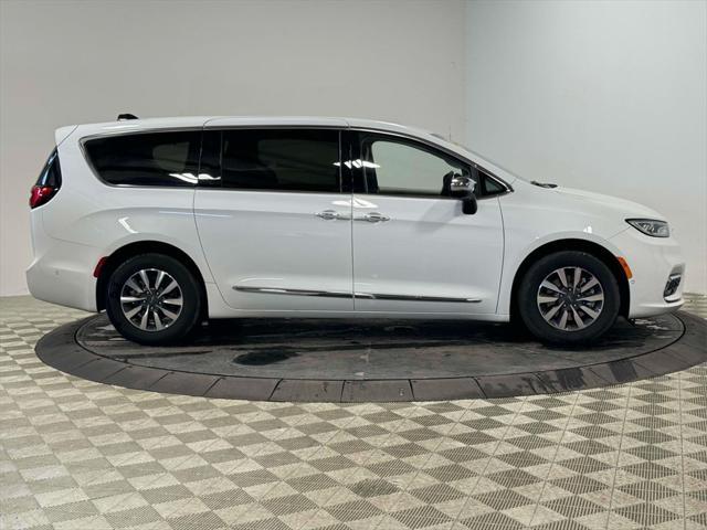 used 2023 Chrysler Pacifica Hybrid car, priced at $39,999