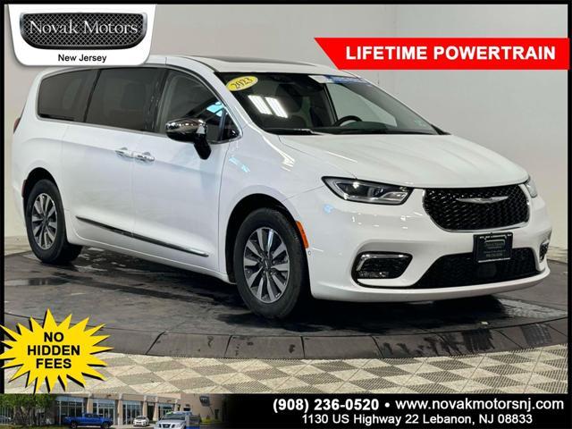 used 2023 Chrysler Pacifica Hybrid car, priced at $39,999