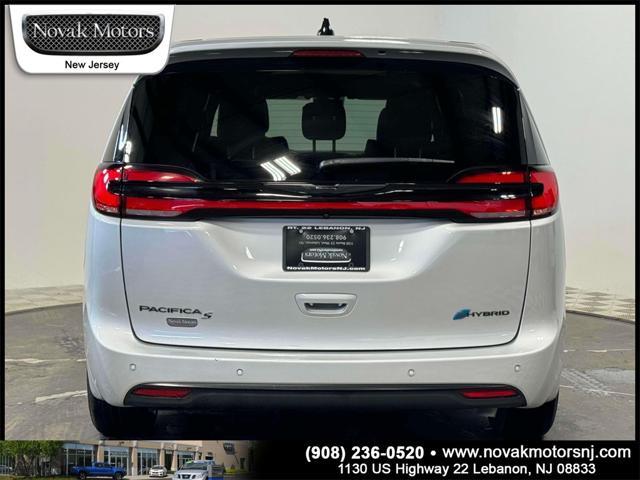 used 2023 Chrysler Pacifica Hybrid car, priced at $38,799