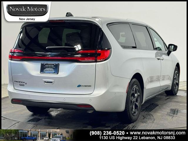 used 2023 Chrysler Pacifica Hybrid car, priced at $38,799