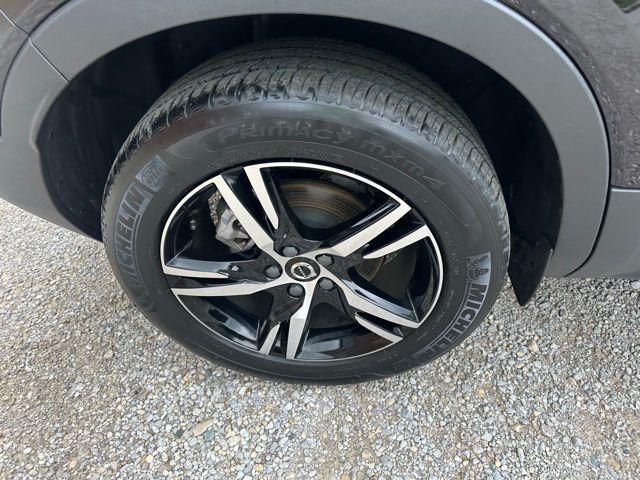 used 2025 Volvo XC40 car, priced at $37,594