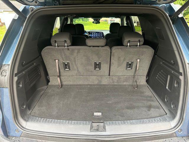 used 2025 Chevrolet Traverse car, priced at $43,138