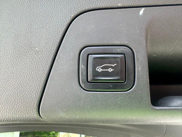used 2022 Buick Envision car, priced at $32,000