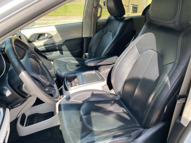 used 2022 Chrysler Pacifica car, priced at $19,544