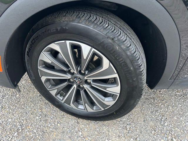 used 2024 Buick Envision car, priced at $32,195