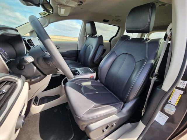 used 2023 Chrysler Pacifica car, priced at $23,000