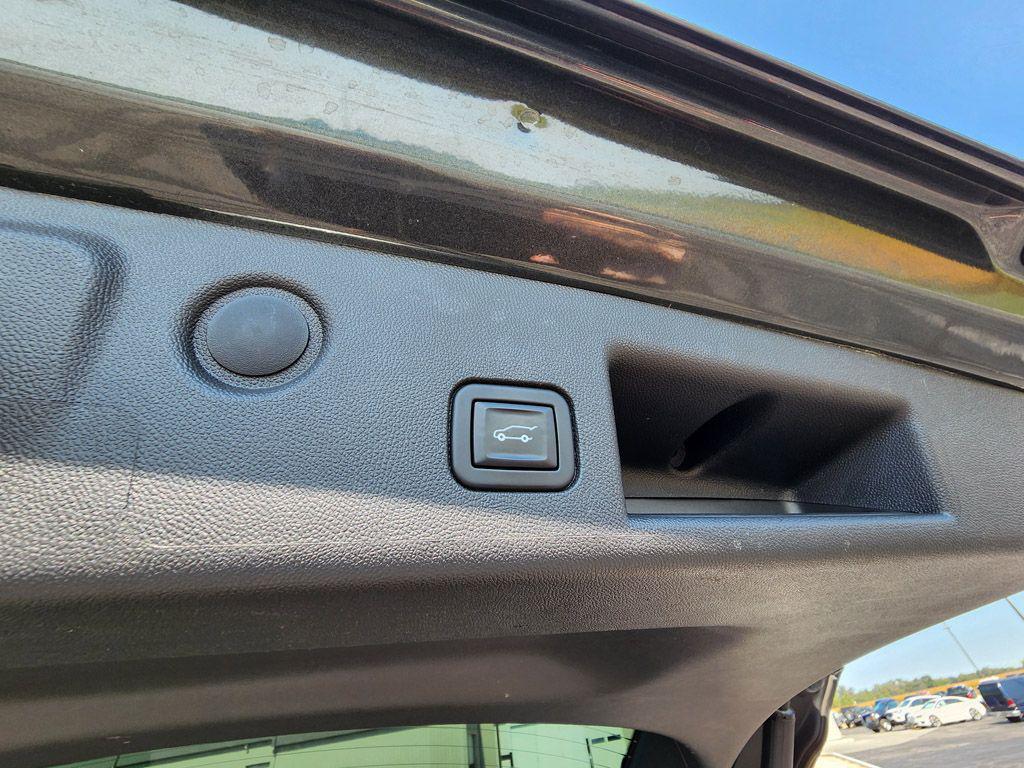 used 2021 Chevrolet Equinox car, priced at $18,912
