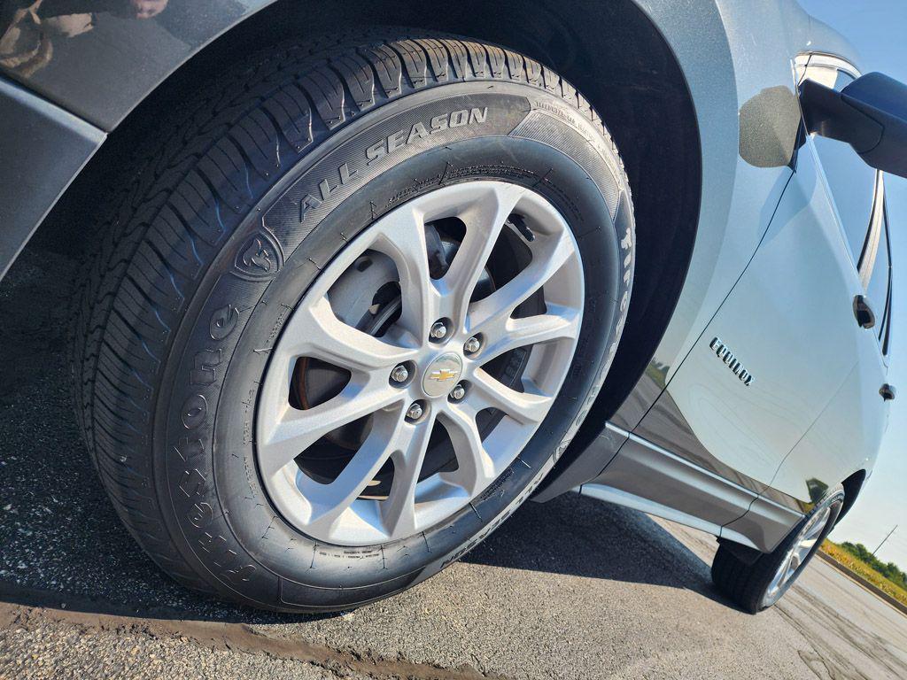 used 2021 Chevrolet Equinox car, priced at $18,912