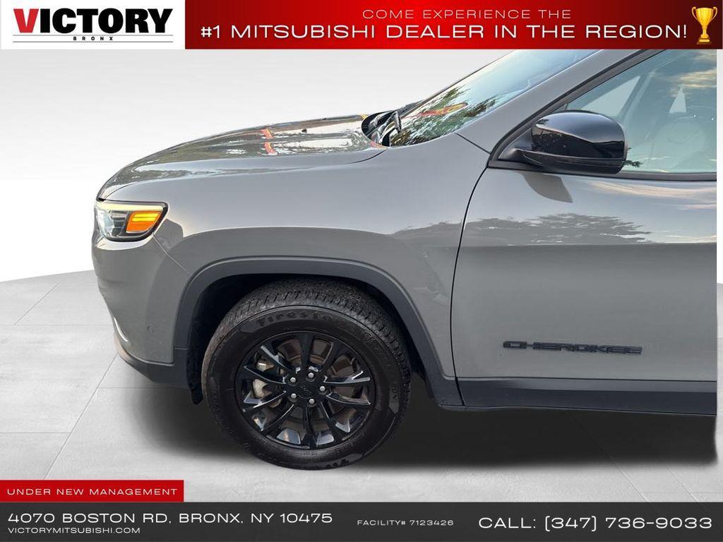used 2023 Jeep Cherokee car, priced at $17,999