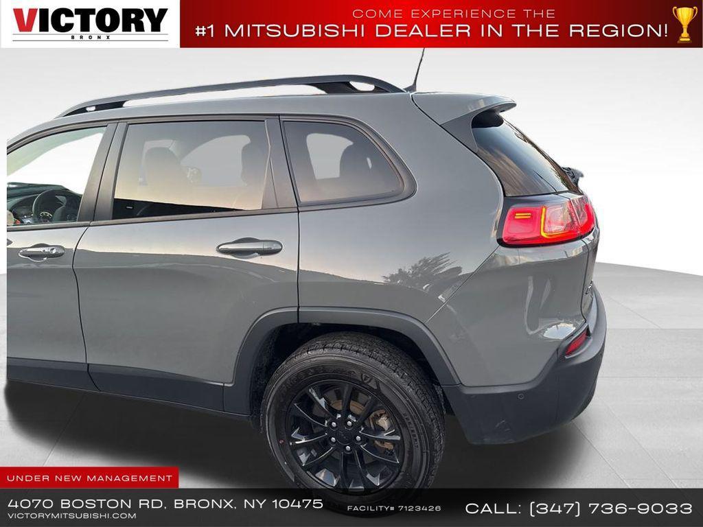 used 2023 Jeep Cherokee car, priced at $17,999