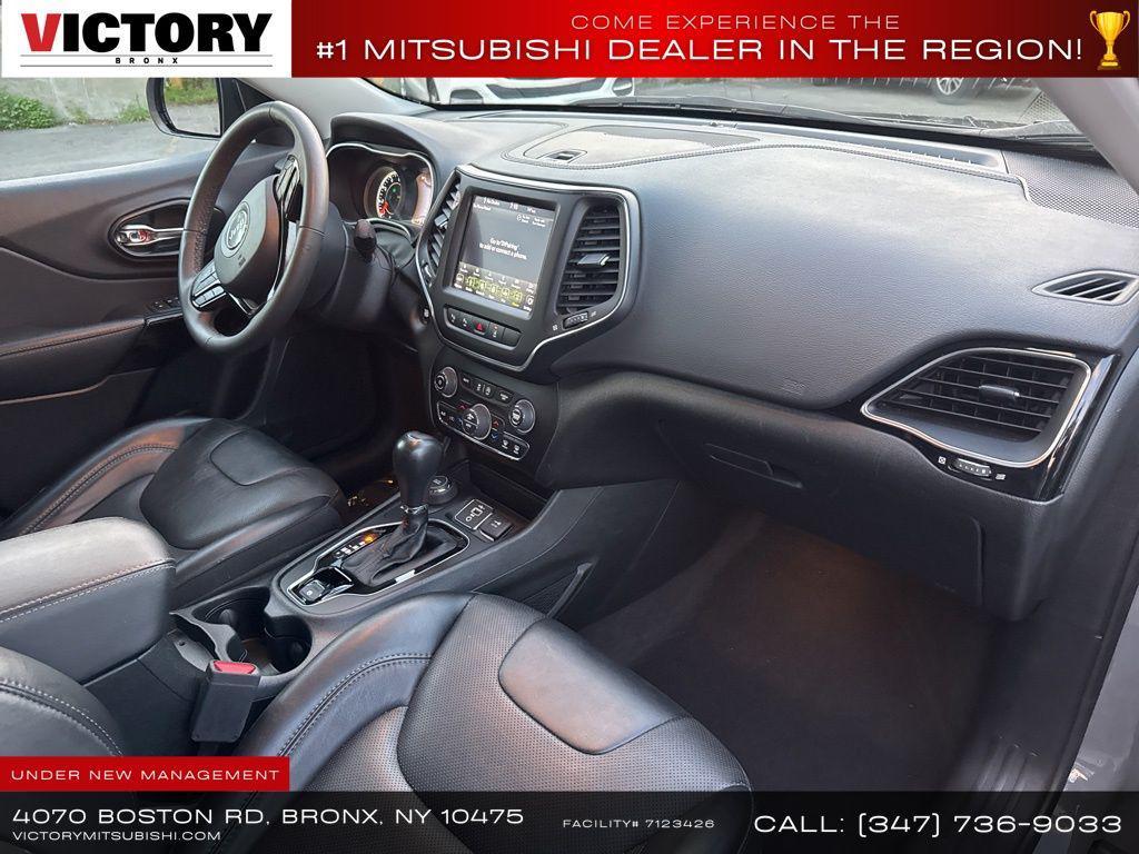 used 2023 Jeep Cherokee car, priced at $17,999