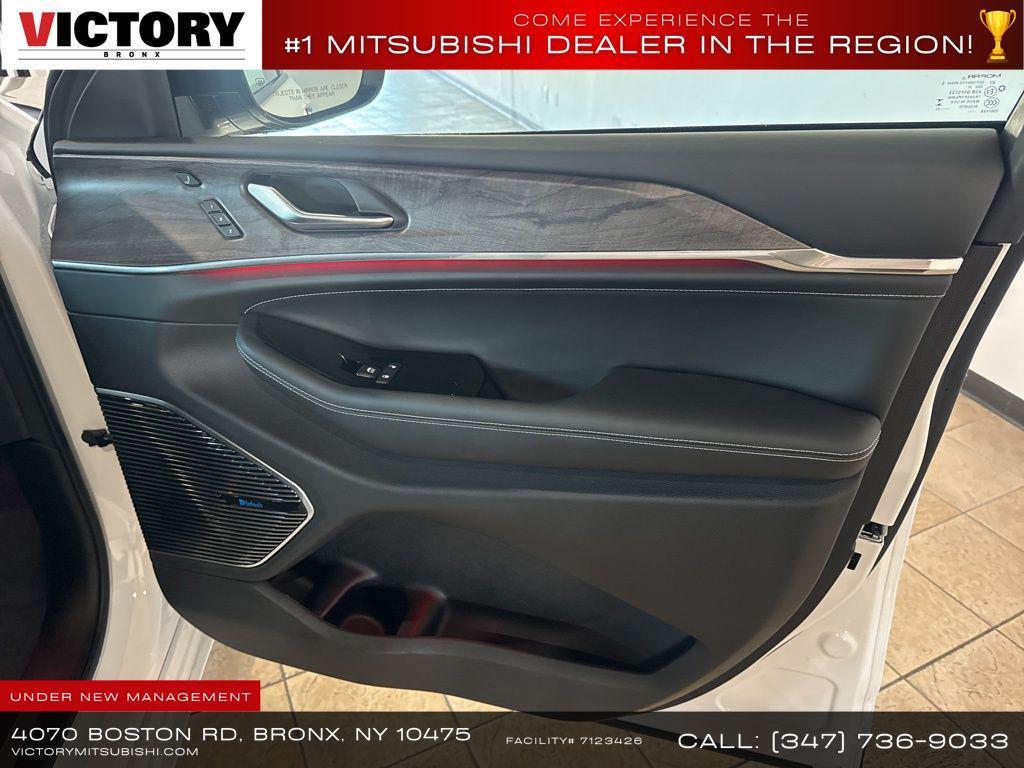 used 2023 Jeep Grand Cherokee car, priced at $27,330