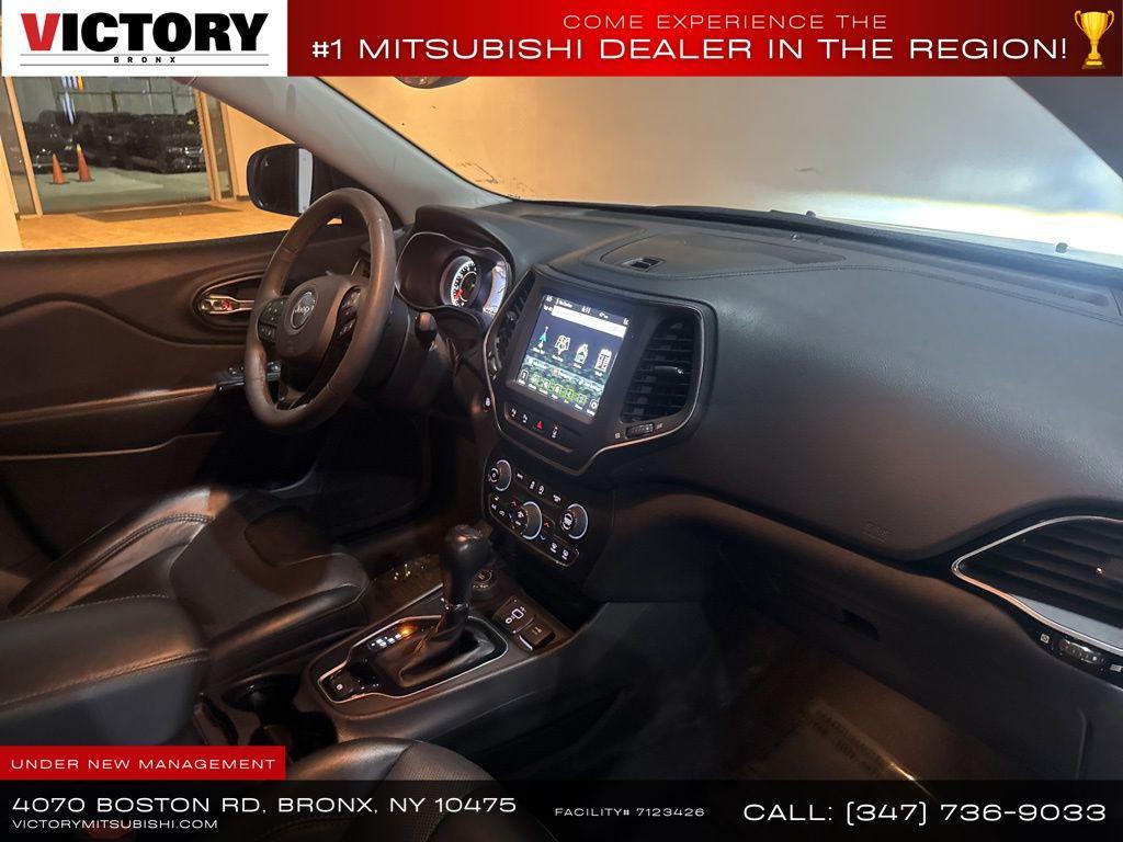 used 2023 Jeep Cherokee car, priced at $17,995