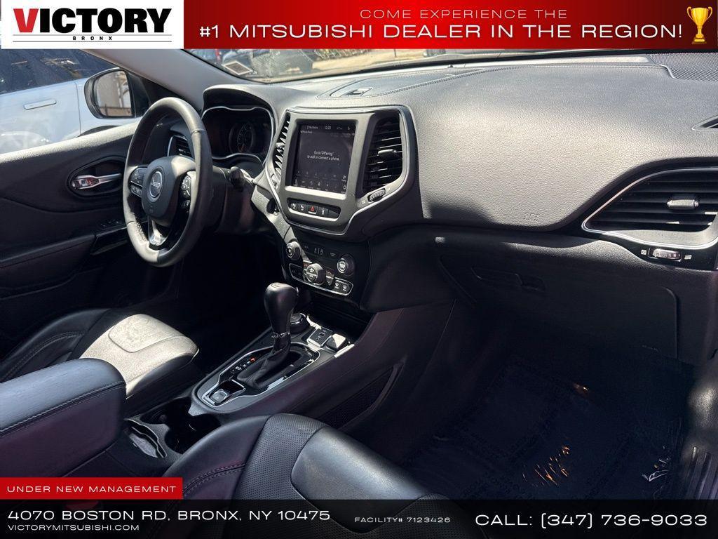 used 2023 Jeep Cherokee car, priced at $18,995