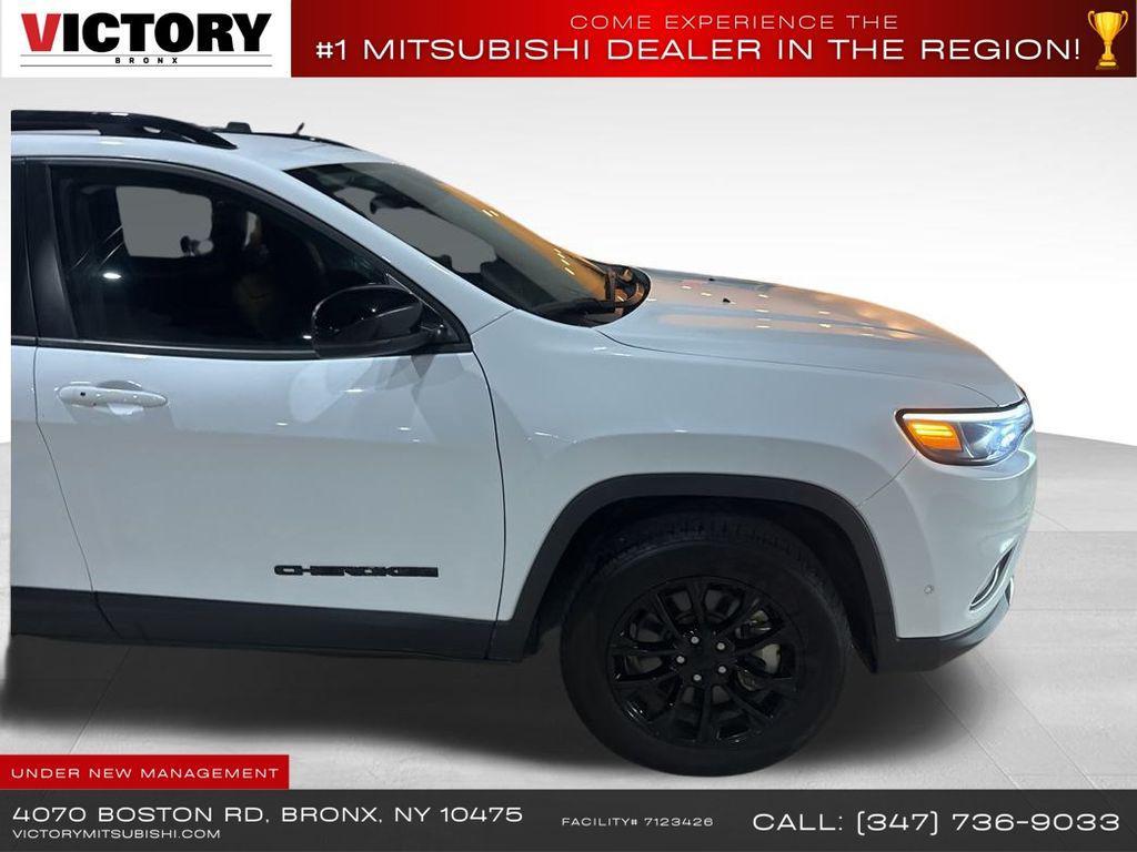 used 2023 Jeep Cherokee car, priced at $17,995