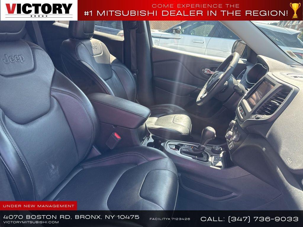 used 2023 Jeep Cherokee car, priced at $18,995