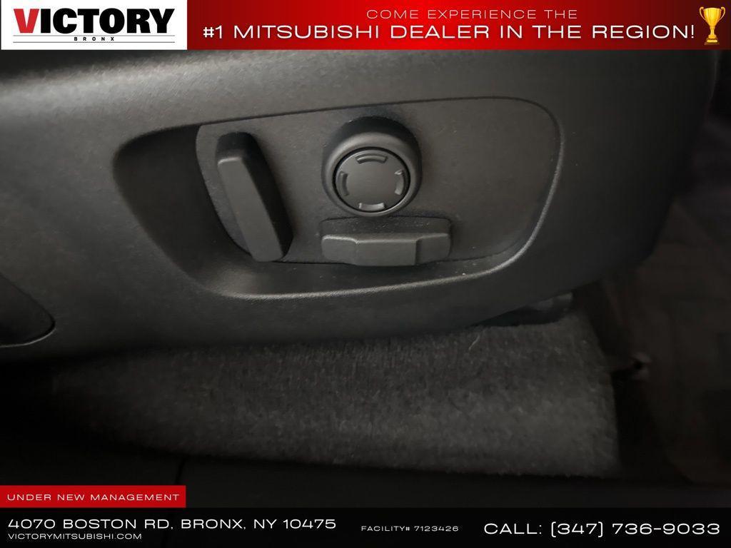 used 2022 Land Rover Range Rover Velar car, priced at $26,305