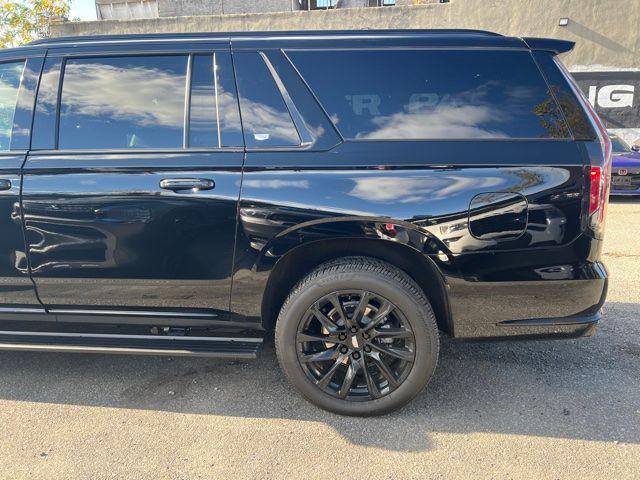 used 2022 Cadillac Escalade ESV car, priced at $89,995