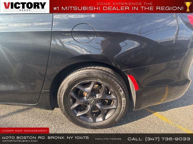 used 2020 Chrysler Pacifica car, priced at $15,691