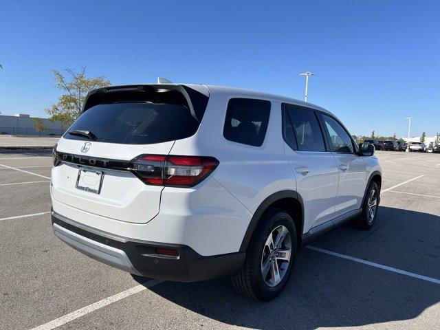 new 2025 Honda Pilot car, priced at $45,350